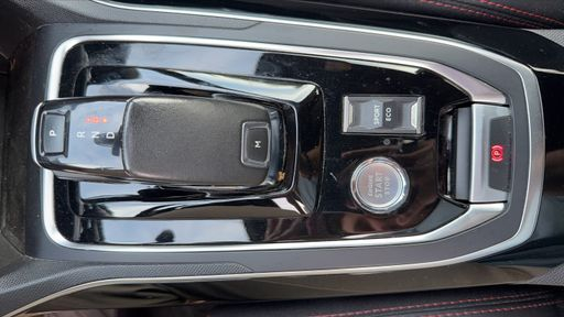 Peugeot 308 1.5 BlueHDi 130 EAT8 - GT Line – 2020 – 104615 km – Diesel – Boîte Automatique — photo 13