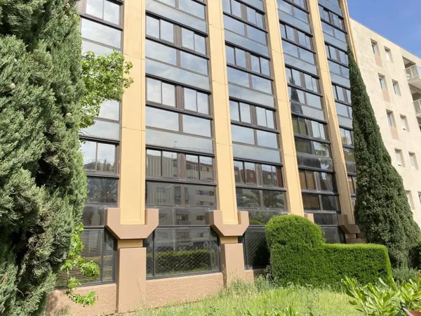UN PLATEAU DE BUREAUX DE 290M2, EN RDC, A PERPIGNAN SUD