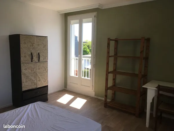 Loue chambre meublee et lumineuse