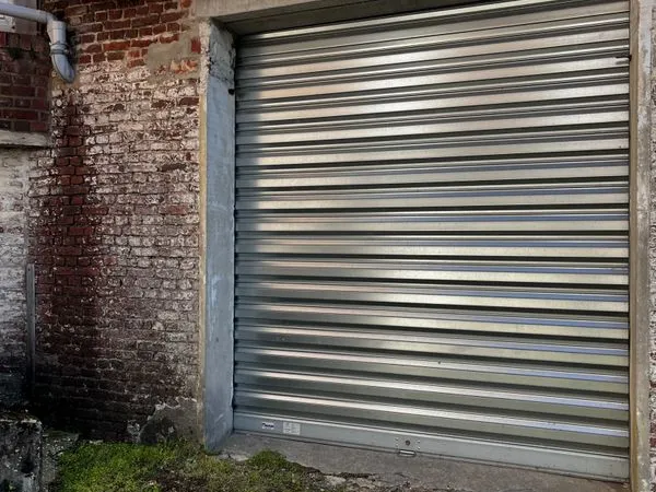 Large garage à louer 24m2