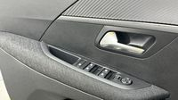 Peugeot 208 1.2 Hybrid 100ch Style e-DCS6 — photo 16
