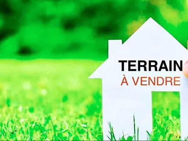Terrain 750 m²