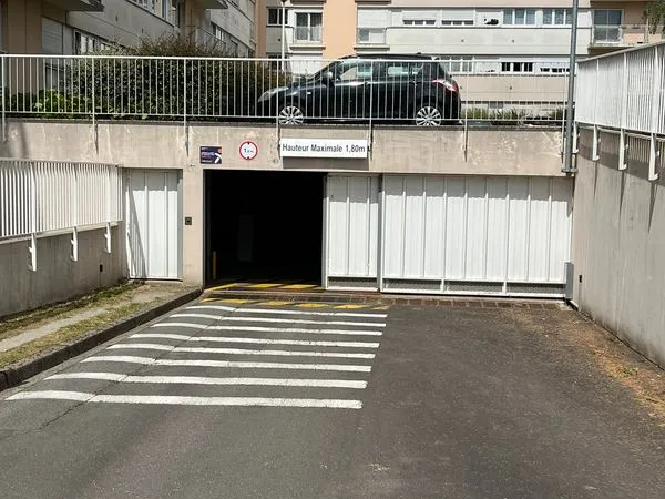 Place de parking sécurisée à louer - Saint-Herblain