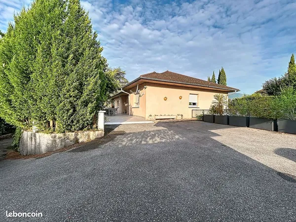 Villa 7 pièces 216 m²