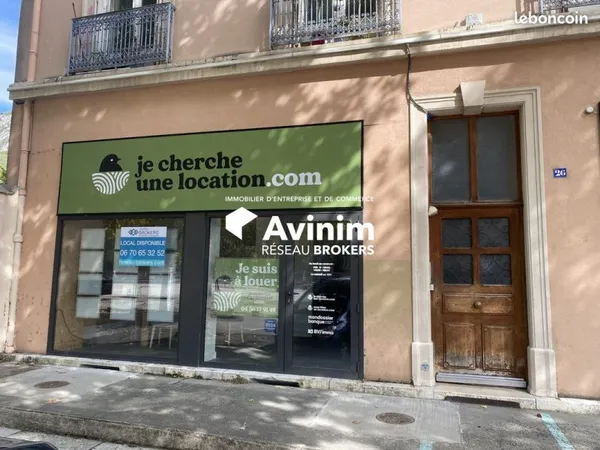 Local 65 m² Grenoble