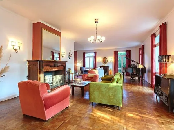 Maison 7 pièces 420 m²