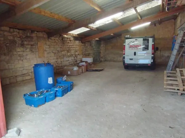 Local de stockage uniquement