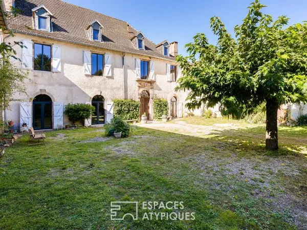 Maison de maître avec parc et dépendances