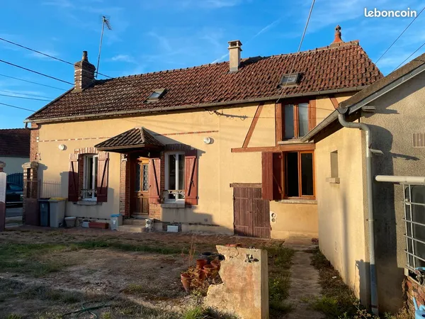 Maison 68 m² avec jardin, cave voûtée et dépendances - Villeneuve-sur-Yonne