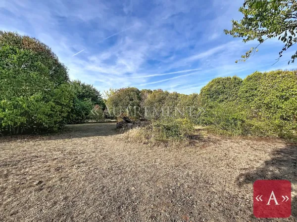 Terrain 930 m²