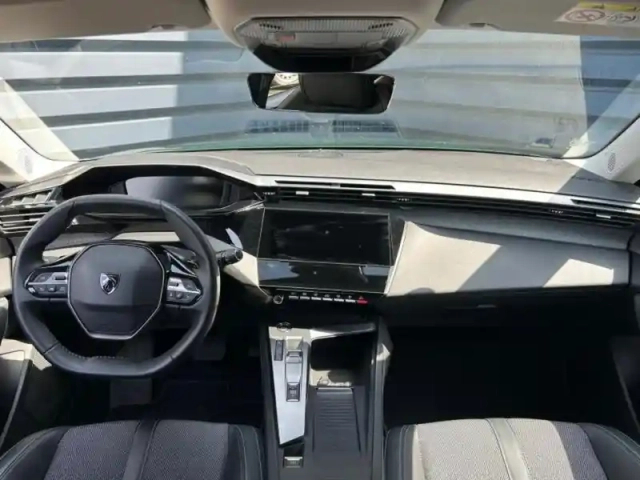 Peugeot 308 phev 180ch allure pack e-eat8 — photo 15