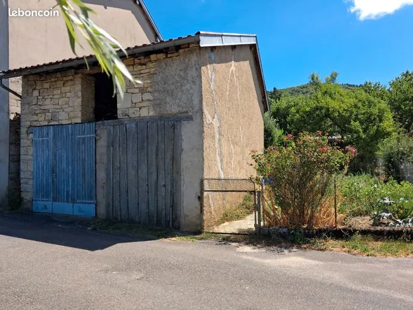Bâtiment, garage avec terrain