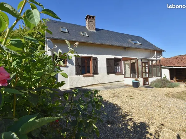 Maison individuelle avec grand terrain