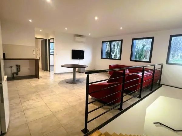 Local 600 m²