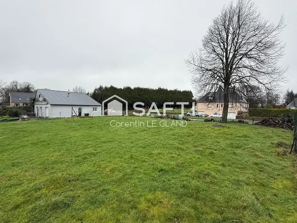 Terrain plat constructible de 650m²