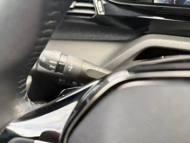 Peugeot 408 phev 180 e-eat8 allure — photo 17