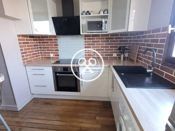 APPARTEMENT T2 MEUBLE - SAINTE SAVINE