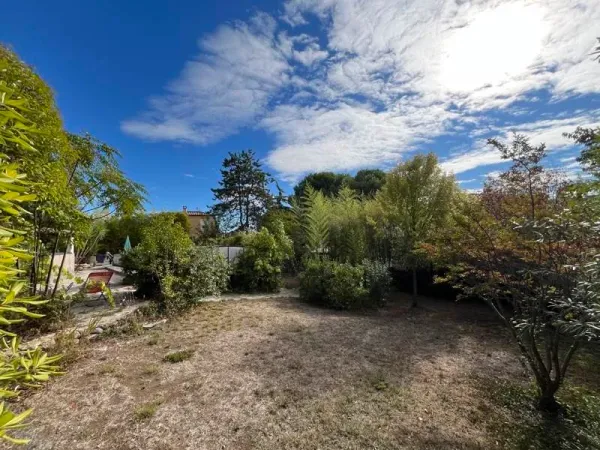 Terrain 363 m²