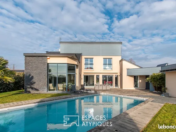 Propriété 6 pièces 222 m²