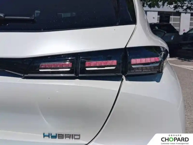 Peugeot 308 phev 180 e-eat8 — photo 23