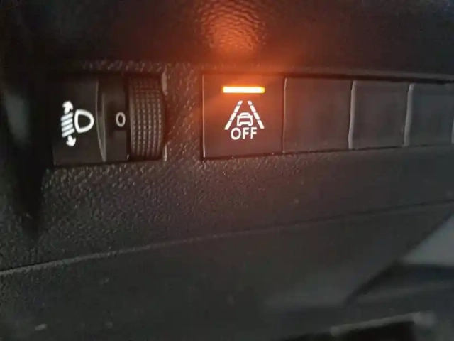 Peugeot 2008 electrique 136 ch — photo 50