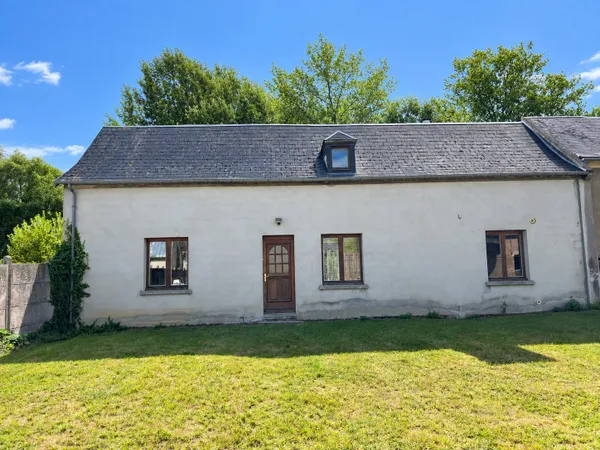 LONGÈRE À RÉNOVER 3 CHAMBRES TERRAIN DE 1 054 M2 BEAU