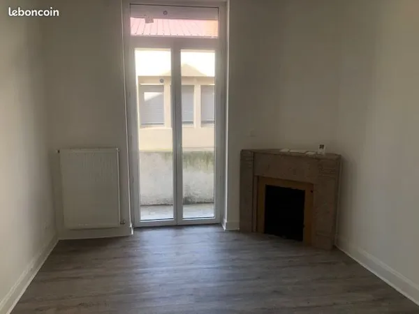 Appartement 3 pieces, centre ville, 1e étage