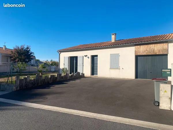 Maison de village — 75 m² au coeur du bourg de Magné