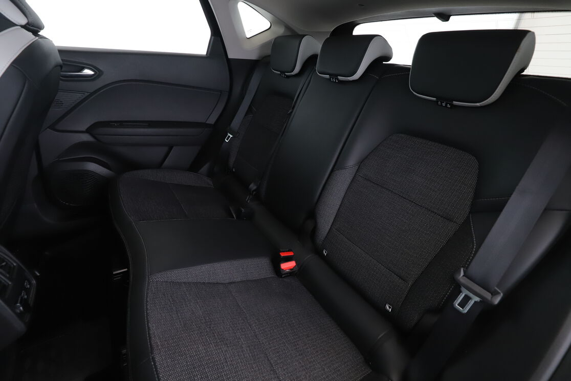 Renault Captur 1.3 TCe Intens EDC — photo 13