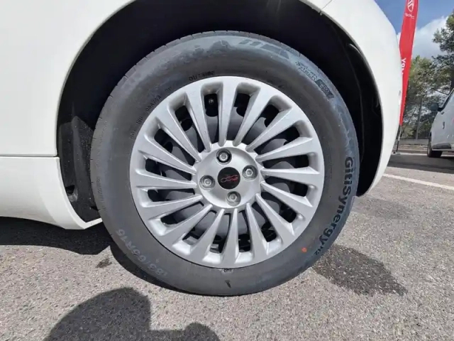 Fiat 500 3+1 e 118ch (red) my25 — photo 8