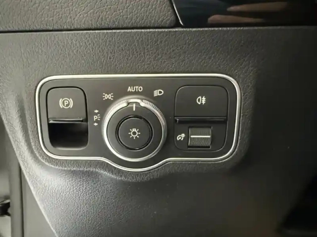 Mercedes Eqa 250+ amg line — photo 14