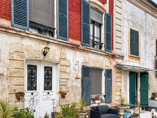 Maison 8 pièces 260 m²