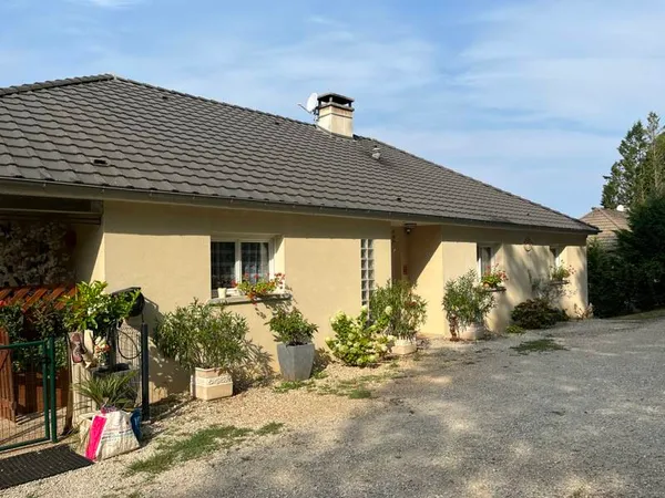 Pavillon 8 pièces 205 m²