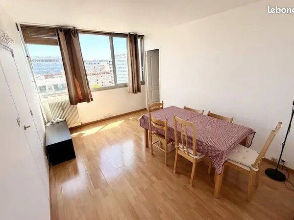 Appartement lumineux 4 pièces 65 m² - 3 chambres - 8e étage - Vue dégagée - Parking & cave - Métro P