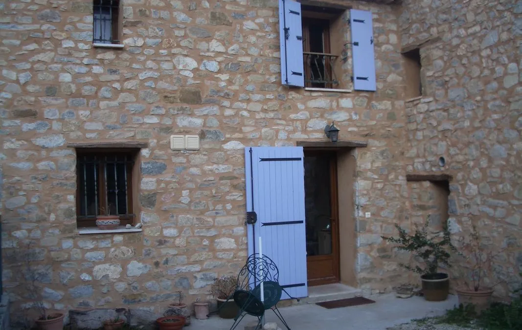 Photo 1