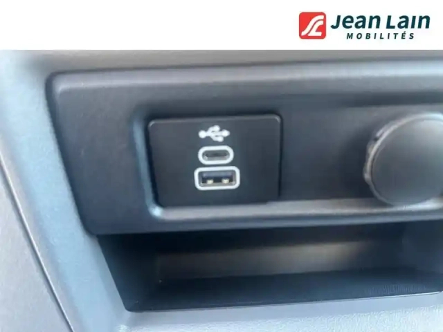 Volkswagen Transporter van l1h1 2.0 tdi 170 bva8 4motion — photo 15