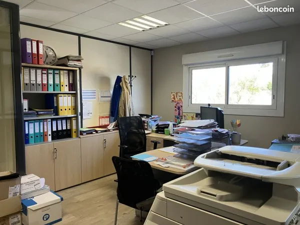 Bureaux, entrepôt 456 m² Thurins