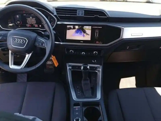 Audi Q3 35 tfsi 150 ch s tronic 7 design — photo 8