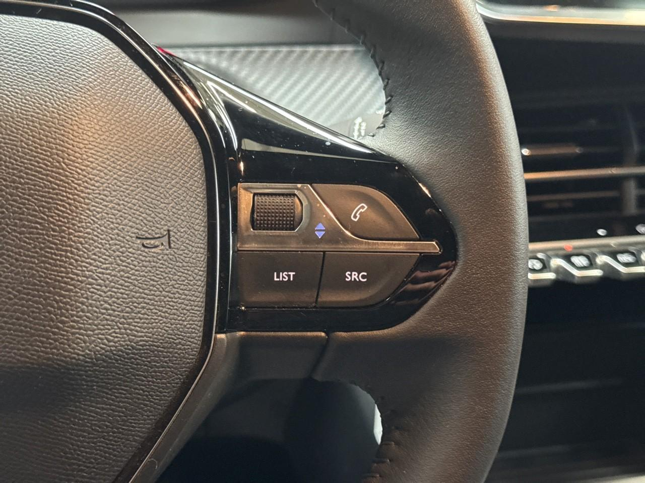 Peugeot 2008 1.2 puretech 100ch s&s active — photo 13