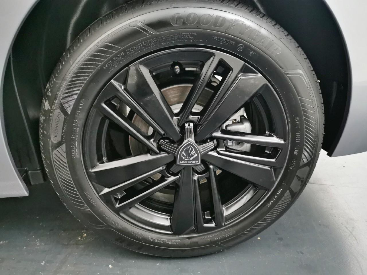 Peugeot 308 hybrid 145 e-dcs6 style — photo 16