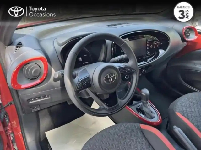 Toyota Aygo x 1.0 vvt-i 72ch design s-cvt — photo 11