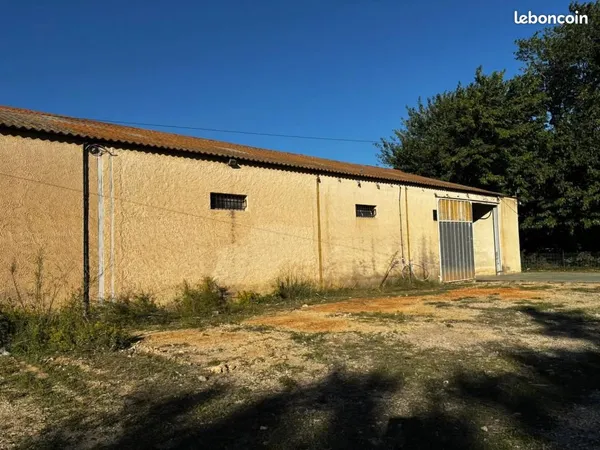 Local d'activité 320 m²