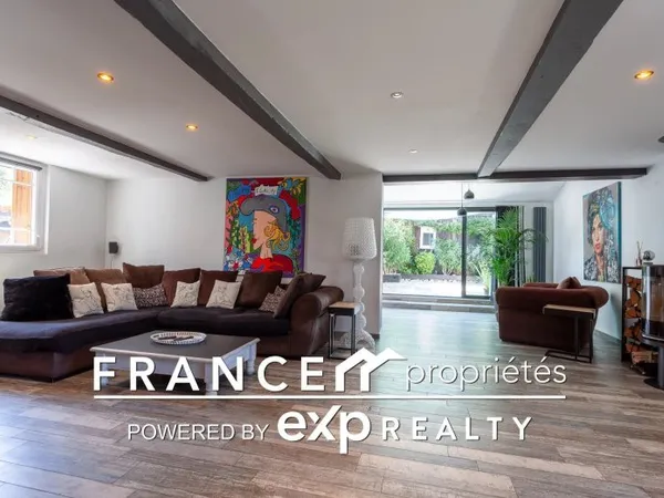 Maison 245 m2 - 7 pièces.