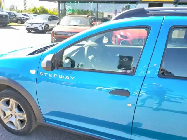 Dacia Sandero eco-g 100 — photo 11