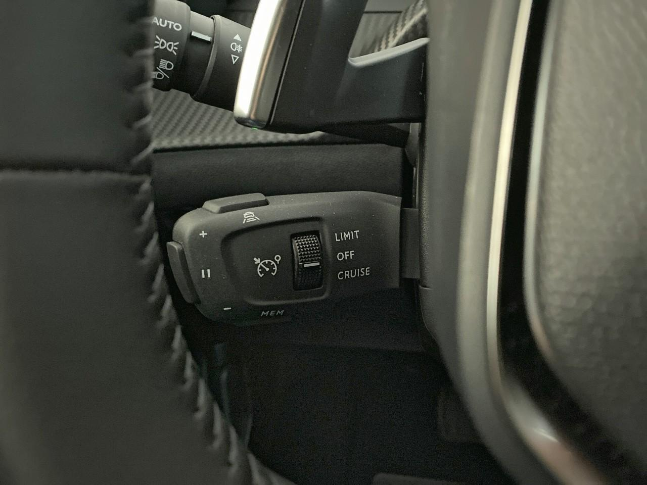 Peugeot 2008 hybrid 145 ch e-dcs6 allure — photo 20