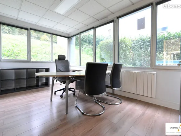 Bureaux 114 m² LISSIEU
