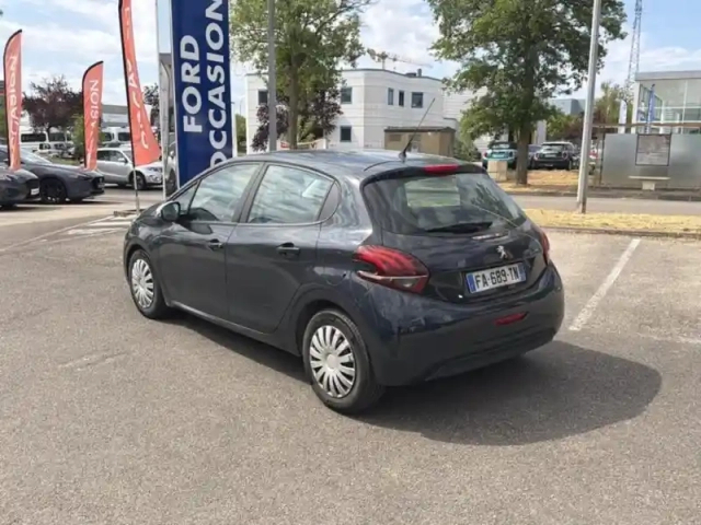 Peugeot 208 1.2 puretech 68ch like 5p — photo 7