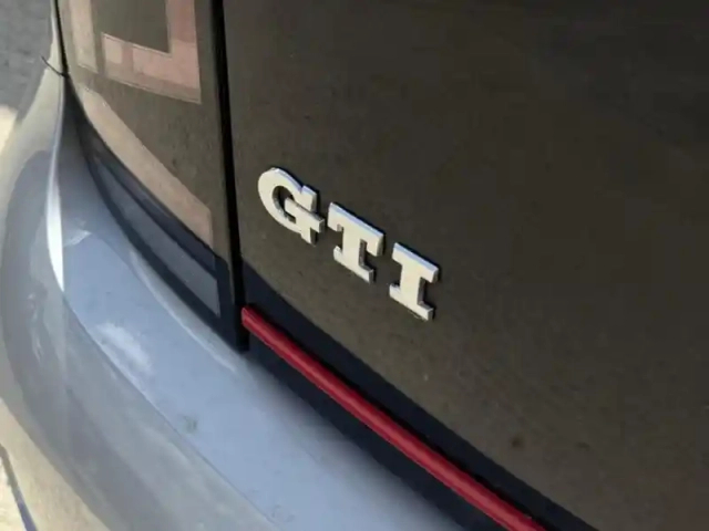 Volkswagen Up ! 1.0 115ch bluemotion technology gti 5p — photo 10