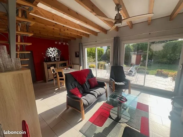 Maison avec jardin et garage - Secteur Salengro / Gratte-Ciel - Tram T6 (Roger Planchon) - DPE C