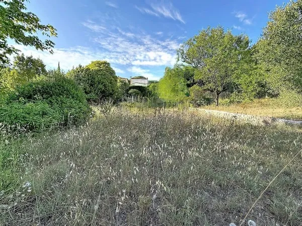 Terrain 424 m²